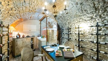 2 restaurantes; se sirven desayunos