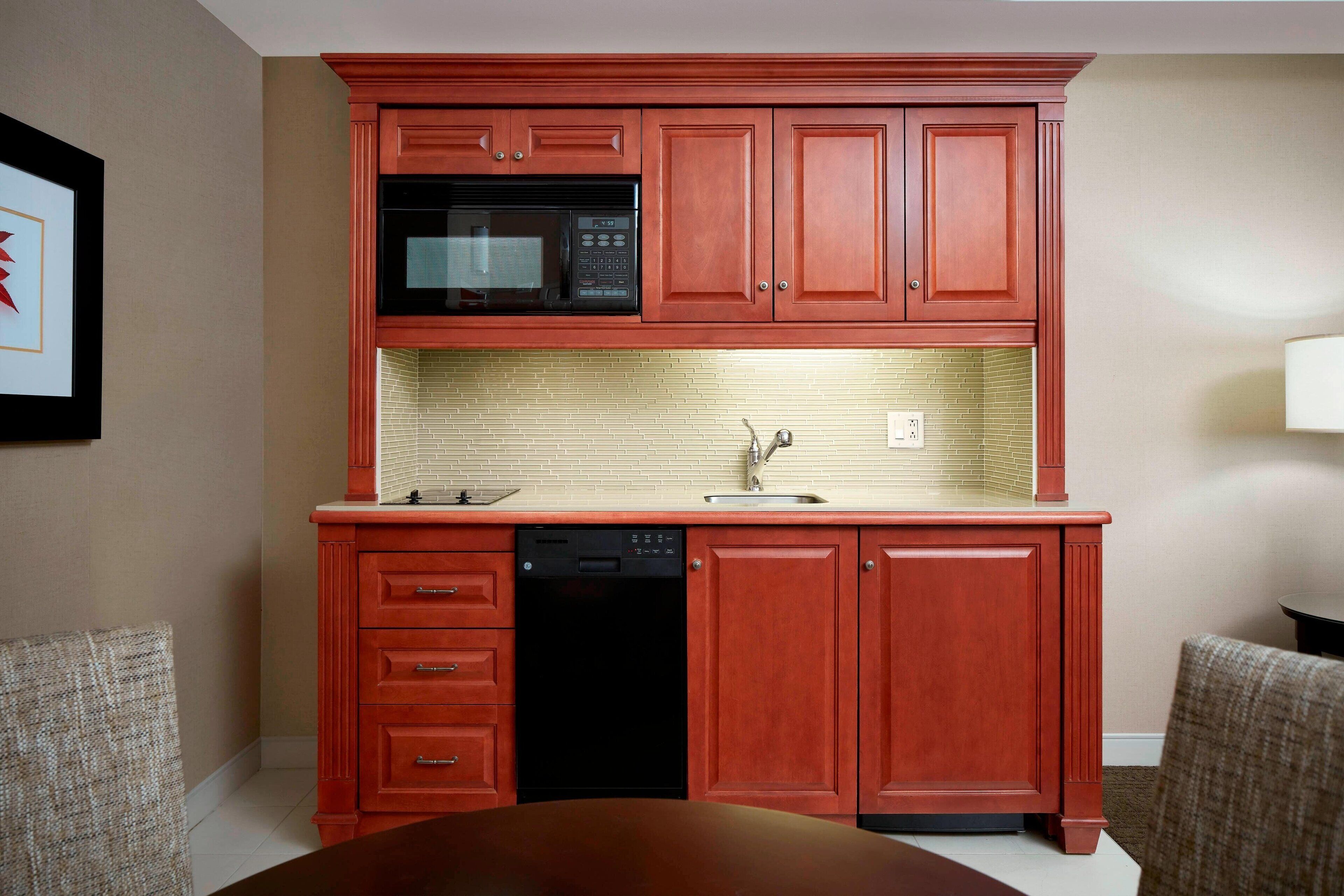 microwave, coffee/tea maker, electric kettle