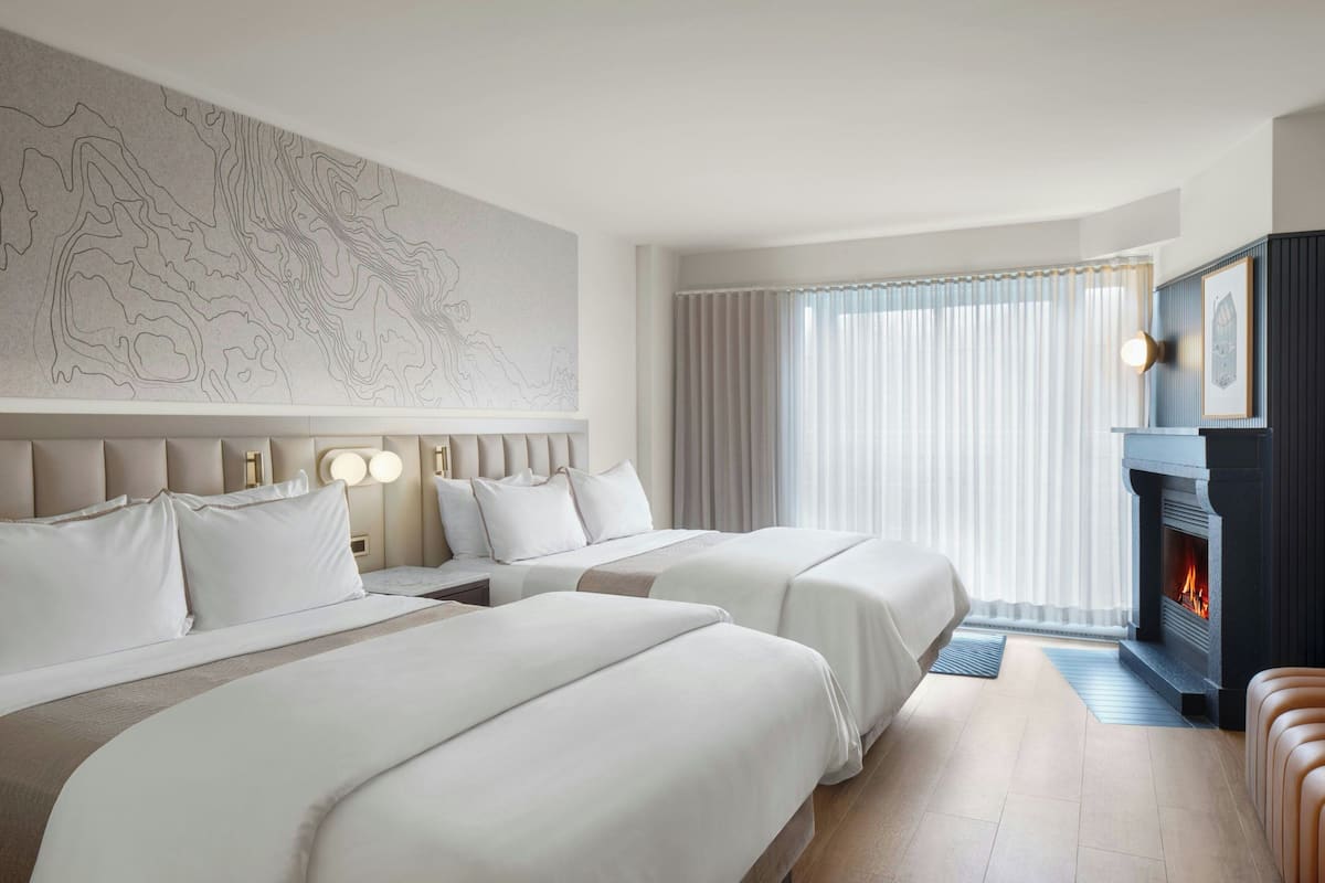 Chambre Tradition, 2 grands lits, non-fumeurs, cheminée | Literie de qualité supérieure, surmatelas