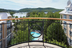 Deluxe Room, 1 King Bed with Sofa bed, Fireplace | Premium bedding, pillowtop beds, in-room safe, desk - Le Westin Tremblant (Mont-Tremblant)