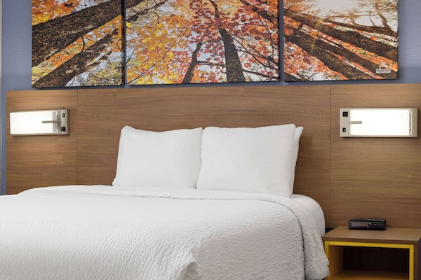 Suite, 1 cama de matrimonio, no fumadores | Colchones con acolchado adicional y escritorio