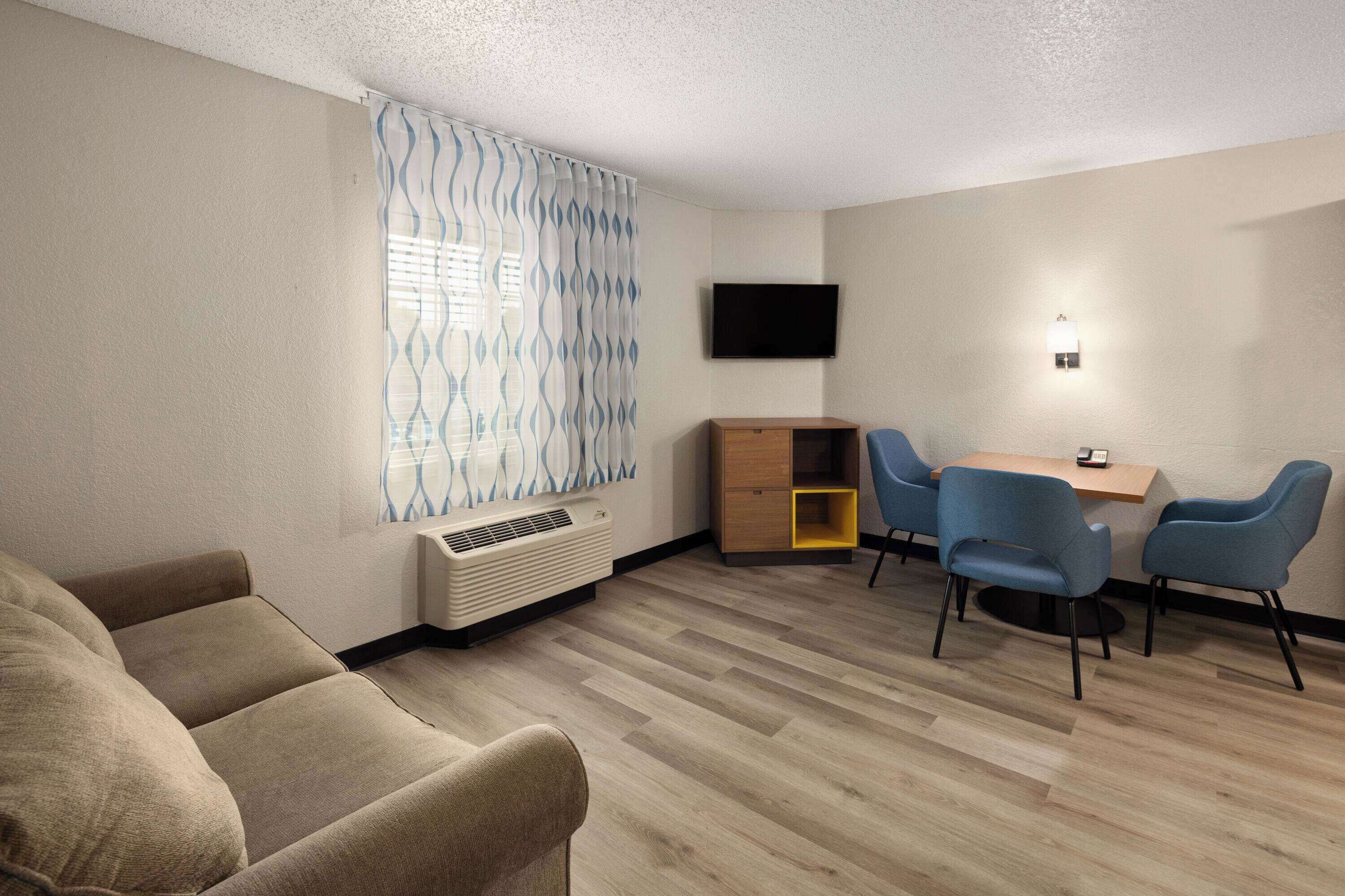 Suite, 2 camas Queen size, para no fumadores | Camas con pillow-top, escritorio y tabla de planchar con plancha 