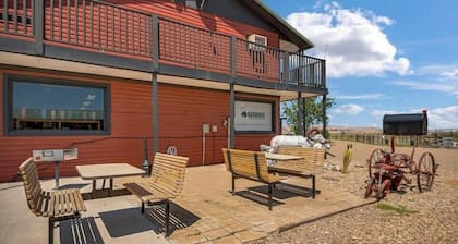 Badlands Hotel and Campground