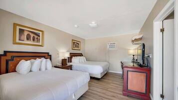 書桌、遮光窗簾/窗簾、免費 Wi-Fi、床單