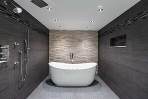 Presidential Suite, Multiple Beds | Bathroom | Shower, free toiletries, hair dryer, towels