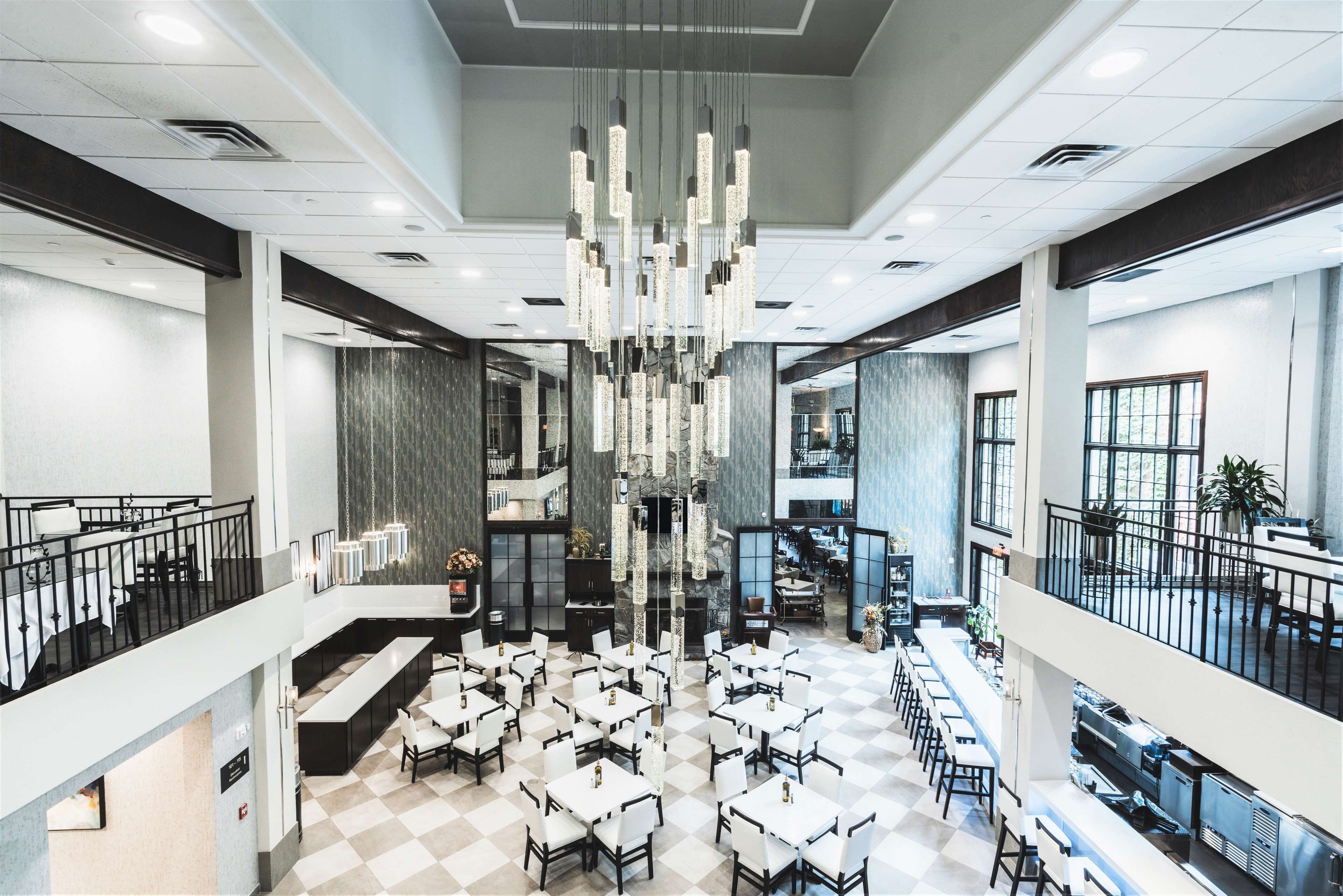 Se sirven comidas, cenas y cocina italiana 