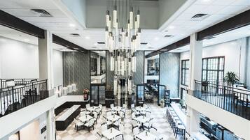 Déjeuner et dßner servis sur place, spécialités Cuisine italienne