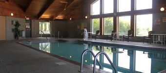 AmericInn by Wyndham West Burlington