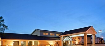 AmericInn by Wyndham West Burlington