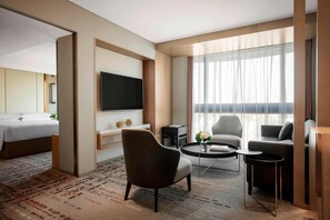 Executive Suite, 1 King Bed | Premium bedding, Select Comfort beds, minibar, in-room safe