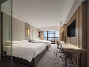 Executive Room, 1 Double Bed | Premium bedding, Select Comfort beds, free minibar, in-room safe - Renaissance Shanghai Hongqiao (Shanghai)