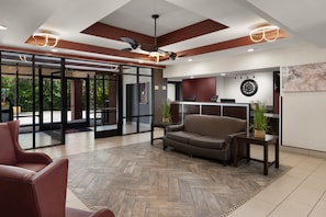 Lobby-Lounge