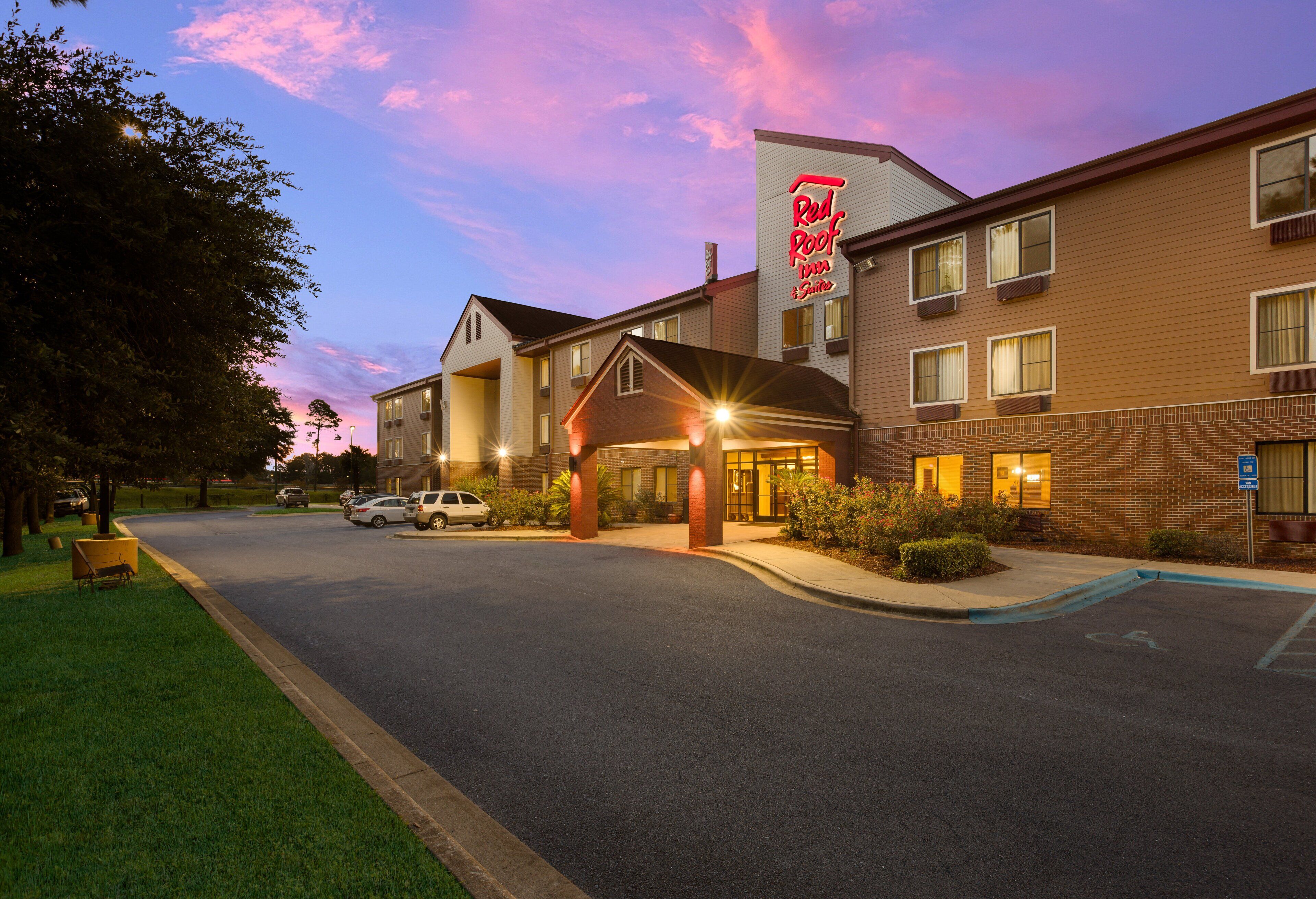 Foto - Red Roof Inn & Suites Savannah Airport