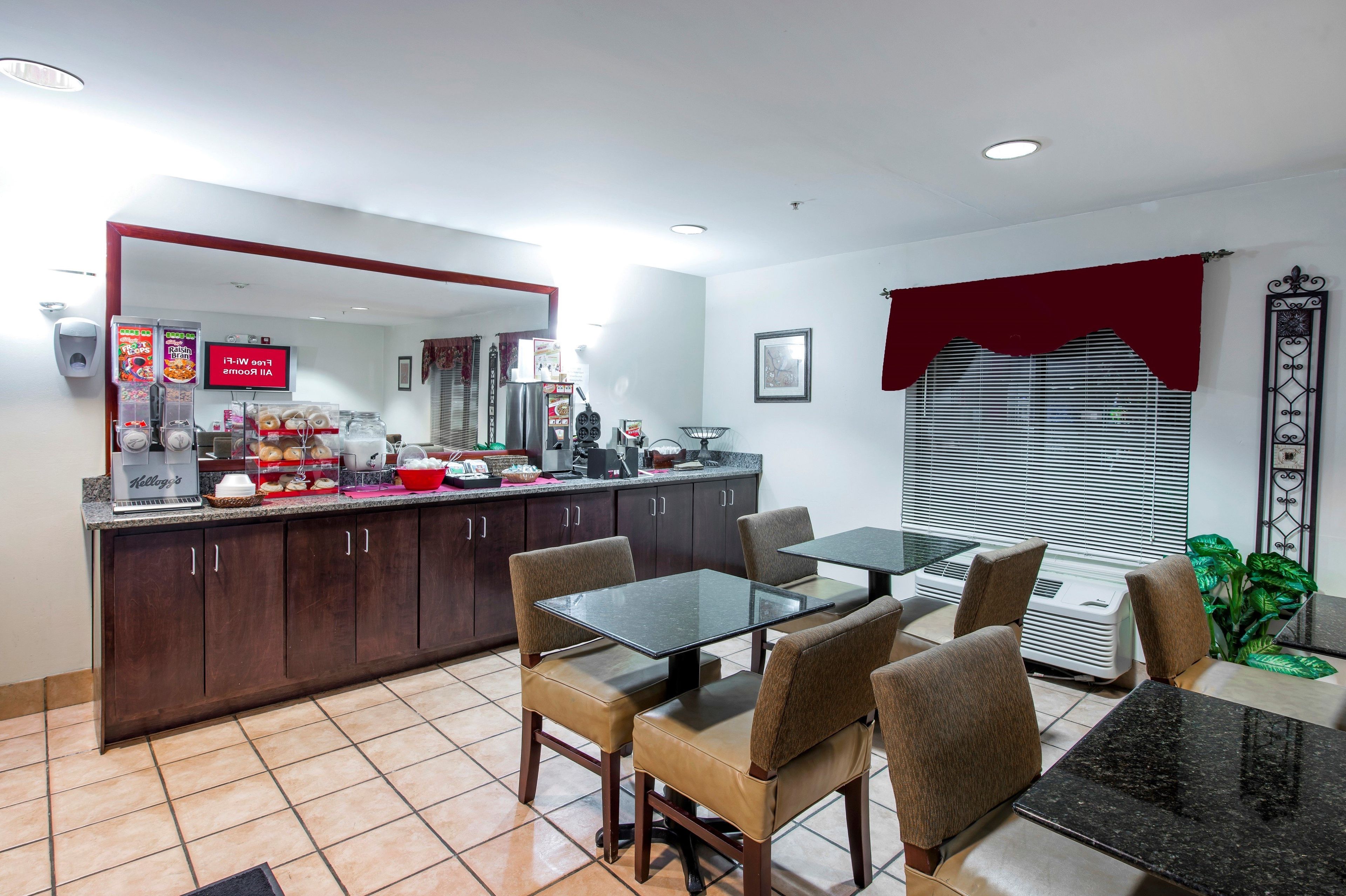 Free daily continental breakfast