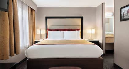 Lancaster Suites