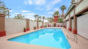 Outdoor pool, pool loungers