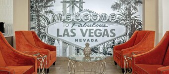La Quinta Inn & Suites by Wyndham Las Vegas Red Rock
