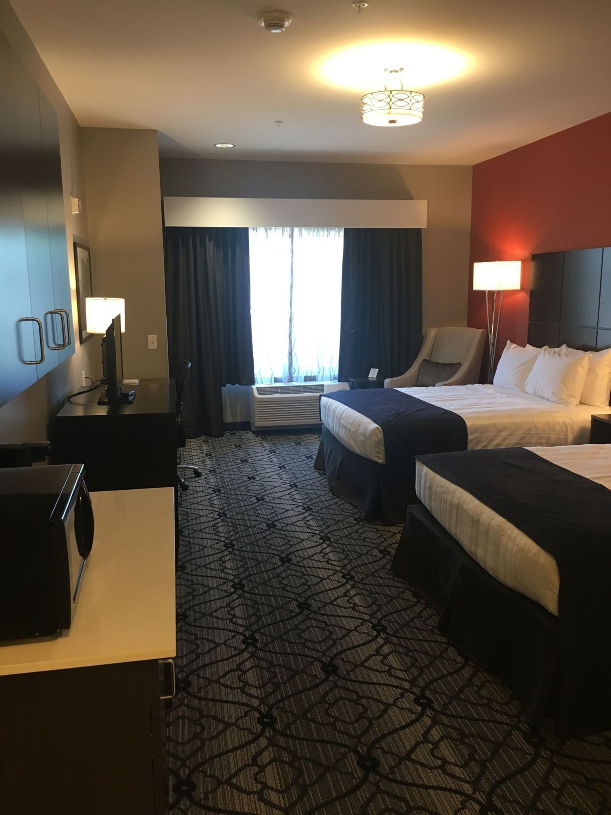 In-room safe, individually decorated, individually furnished, desk