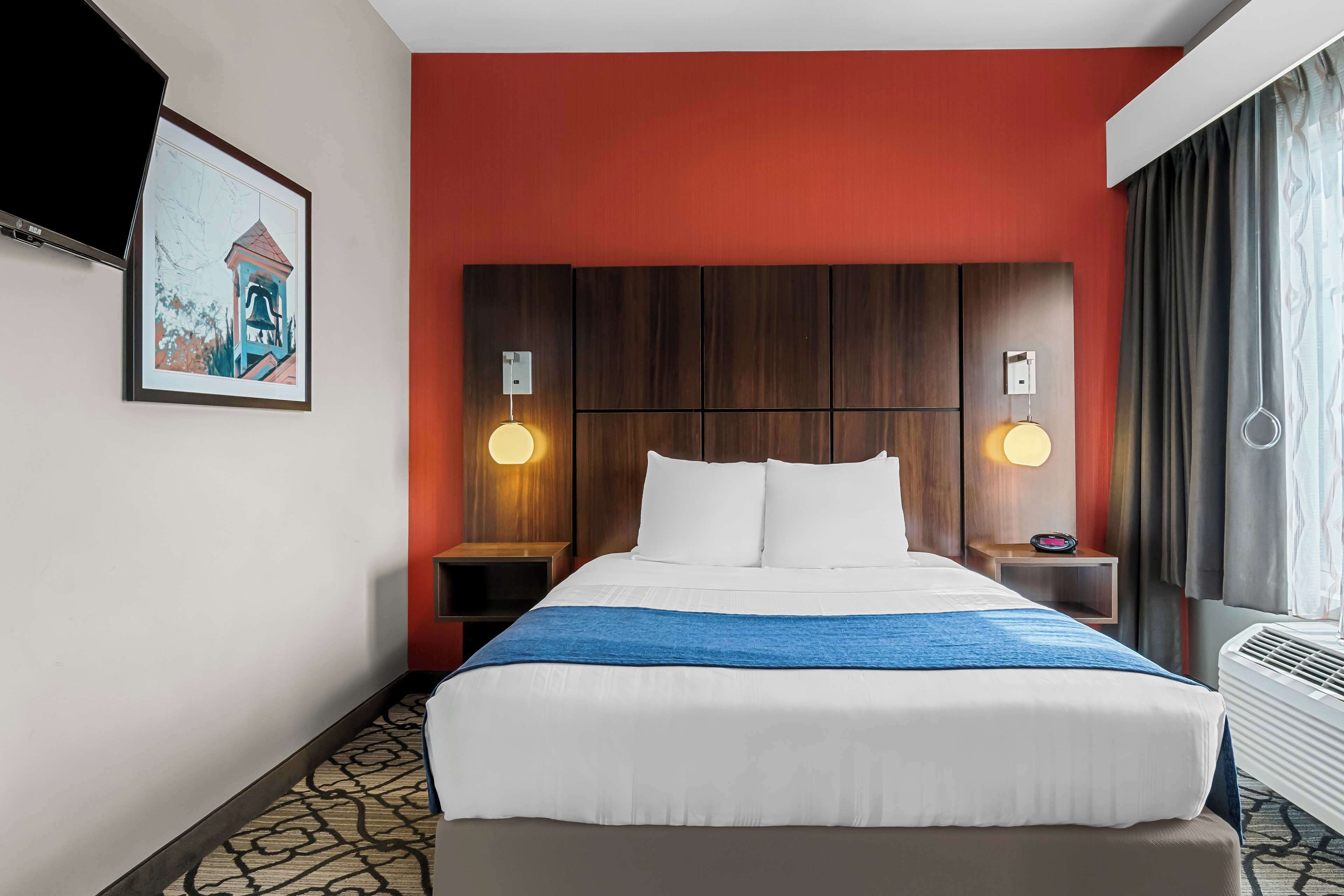 suite, multiple beds, accessible, bathtub (with sofabed) | in-room safe, individually decorated, individually furnished, desk