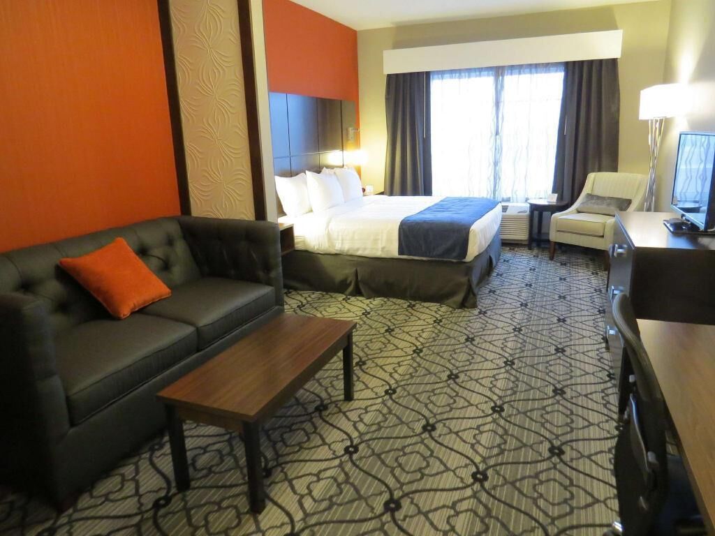 In-room safe, individually decorated, individually furnished, desk
