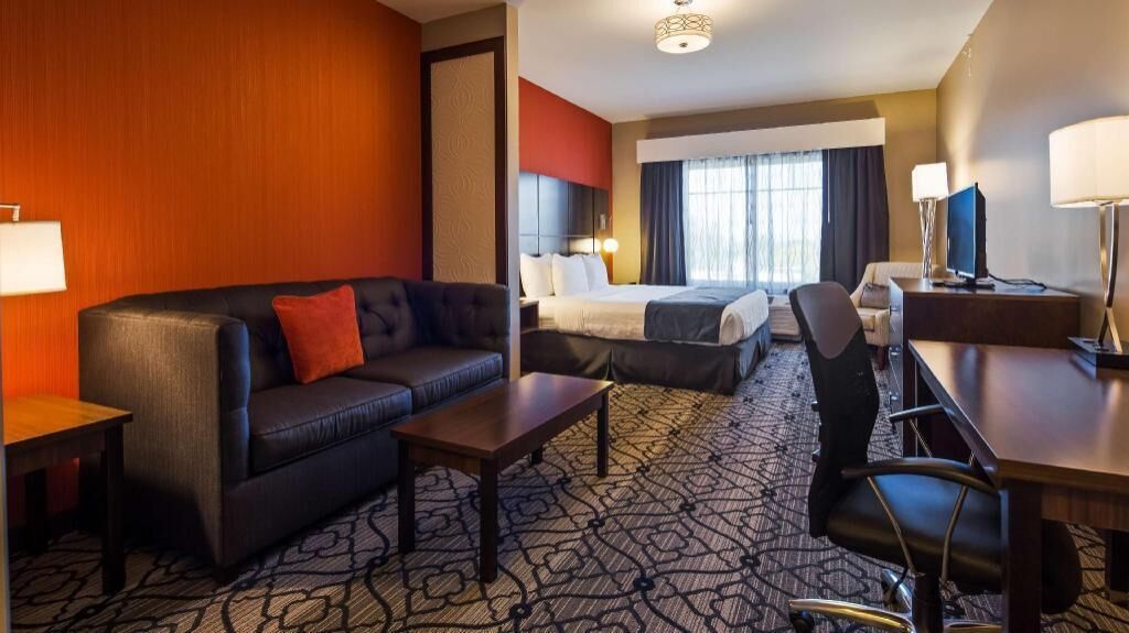 In-room safe, individually decorated, individually furnished, desk