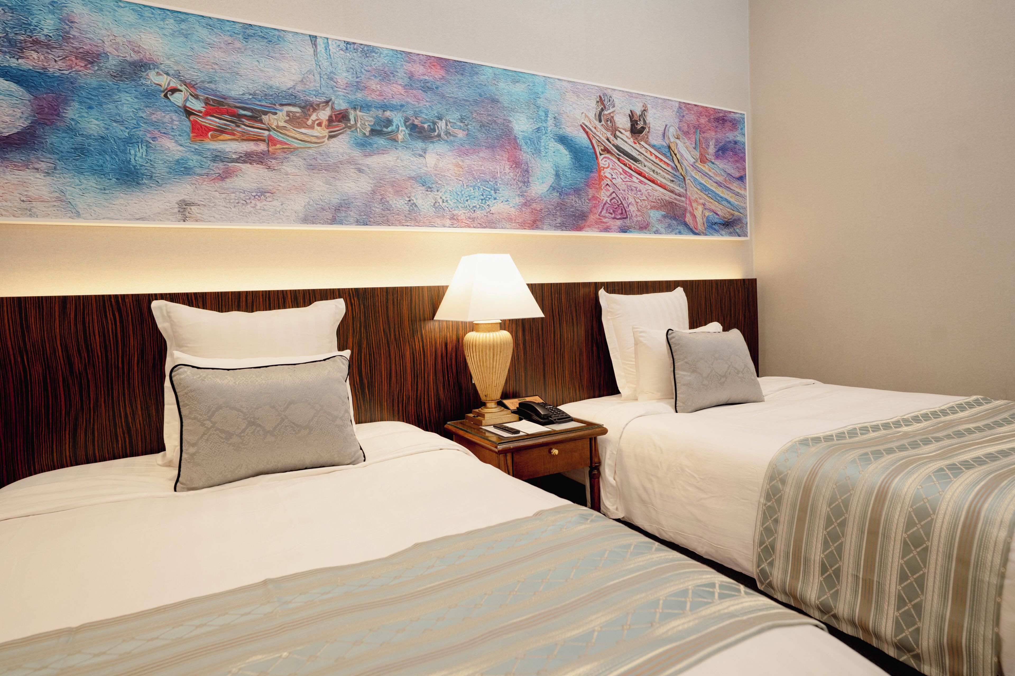 club deluxe twin  | 1 bedroom, minibar, in-room safe, desk