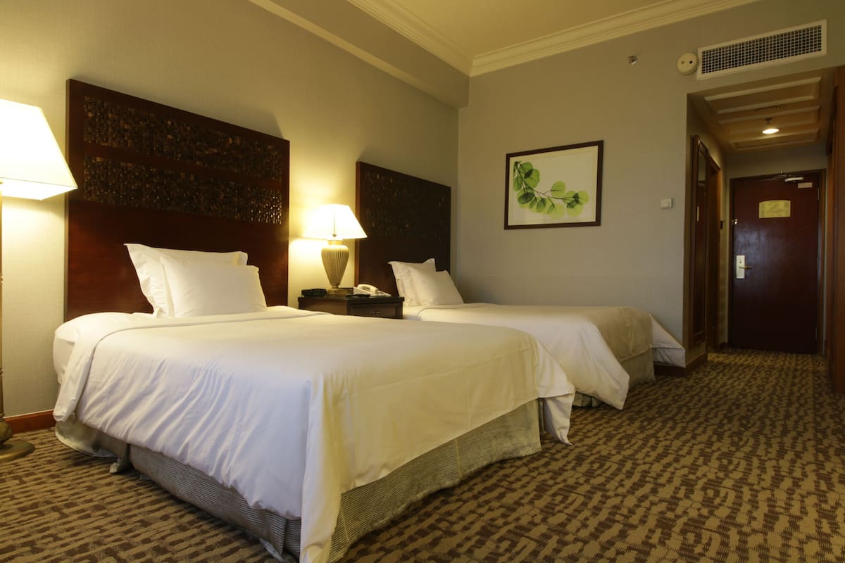 Minibar, in-room safe, desk, soundproofing