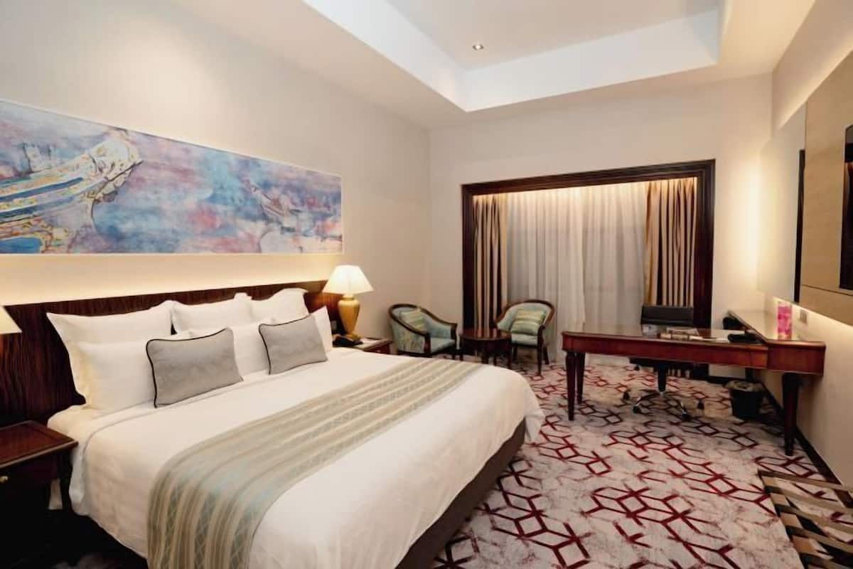 1 bedroom, minibar, in-room safe, desk