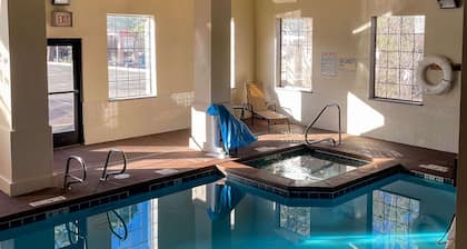Comfort Inn & Suites Midtown