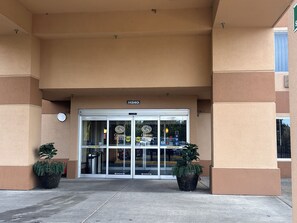 Unclassified image, 2 of 49, button - Sylvania Inn & Suites Tigard Portland I-5 (Portland)