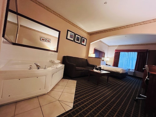 Sylvania Inn & Suites Tigard Portland I-5