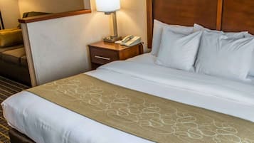 Suite, 1 King-Bett, Nichtraucher | 1 Schlafzimmer, hochwertige Bettwaren, Schreibtisch