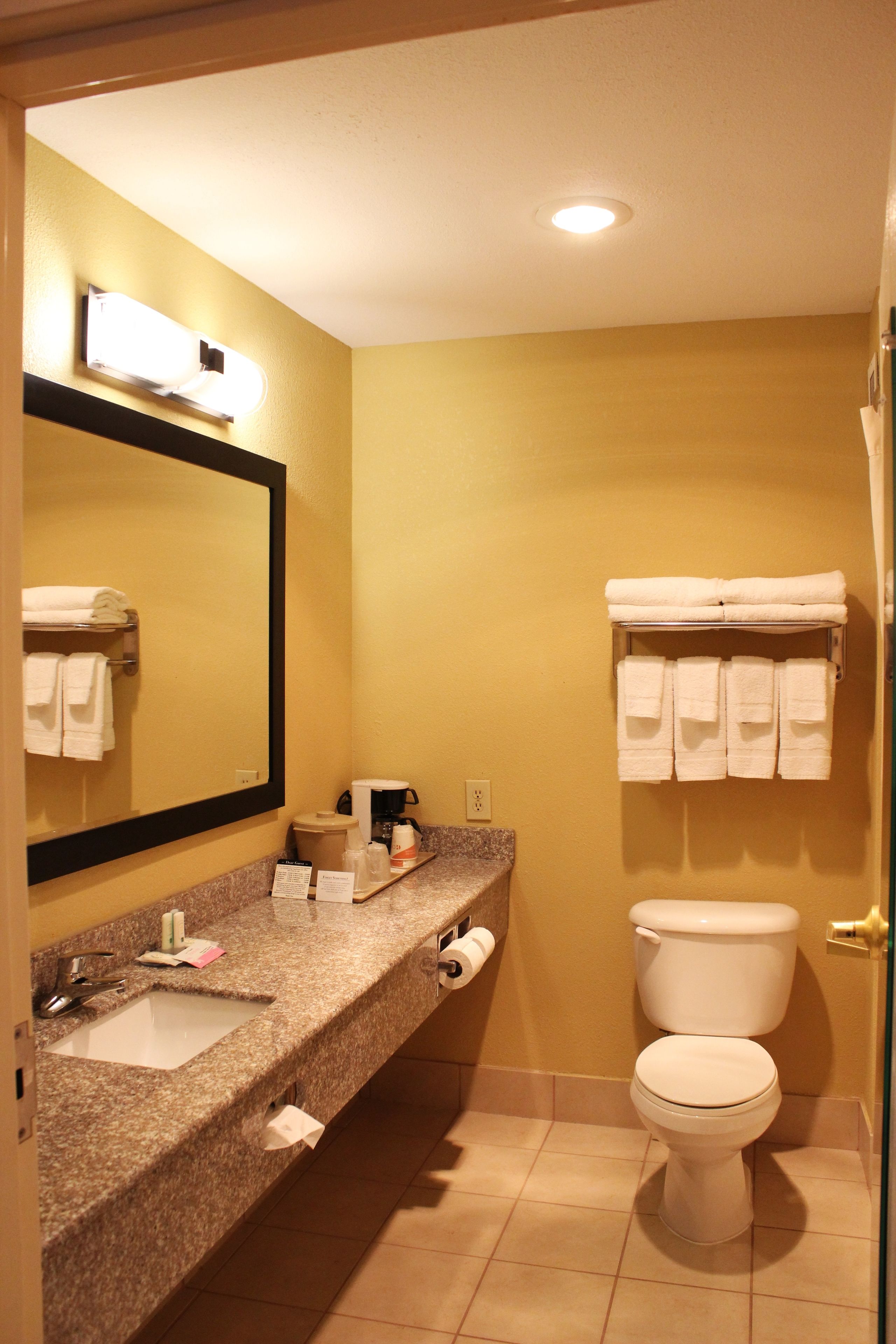 Quality Inn & Suites Cincinnati Sharonville