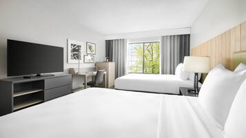 Cortinas blackout, ferros/tábuas de passar roupa, berços grátis