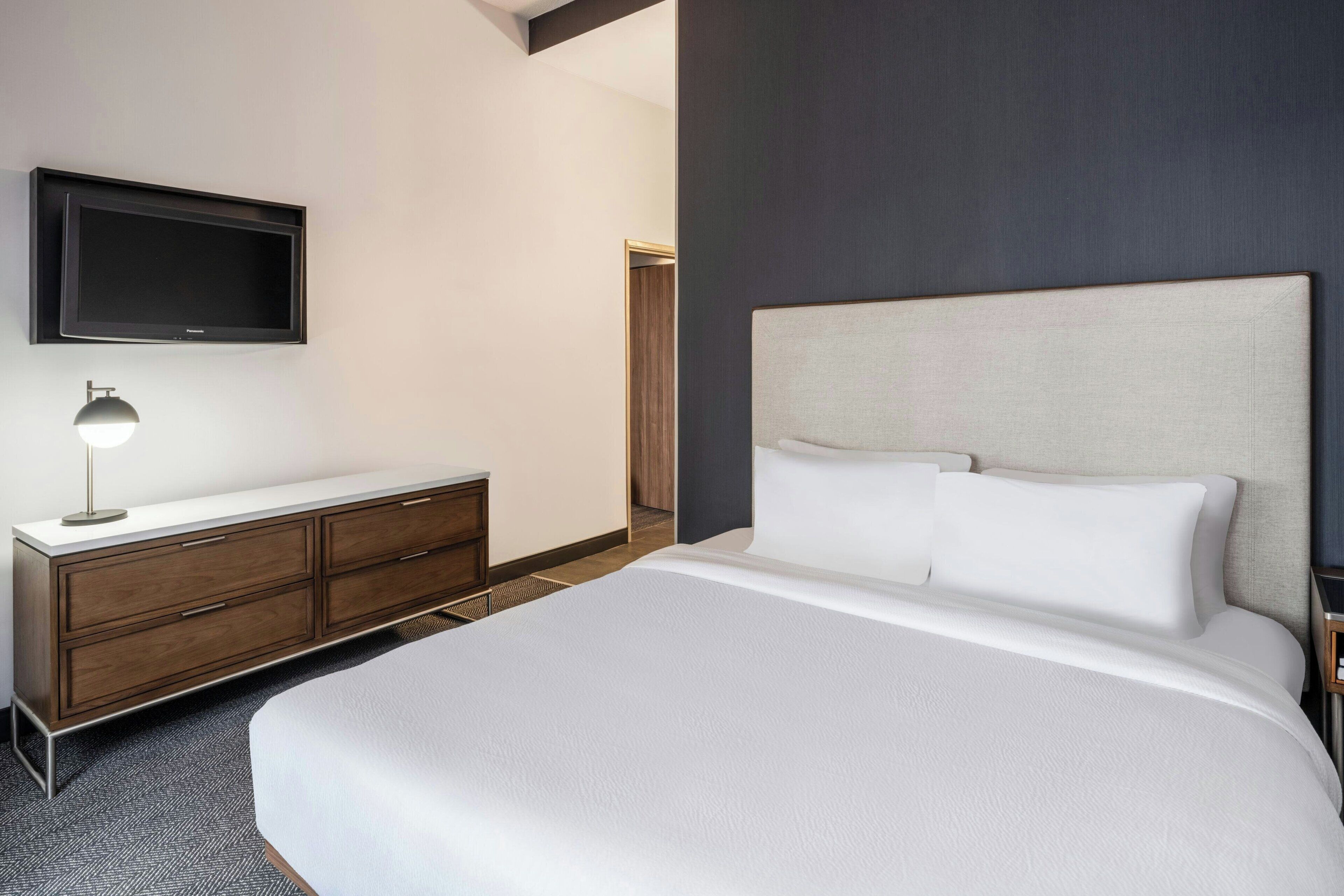 suite, 1 bedroom | desk, blackout curtains, iron/ironing board, free cots/infant beds