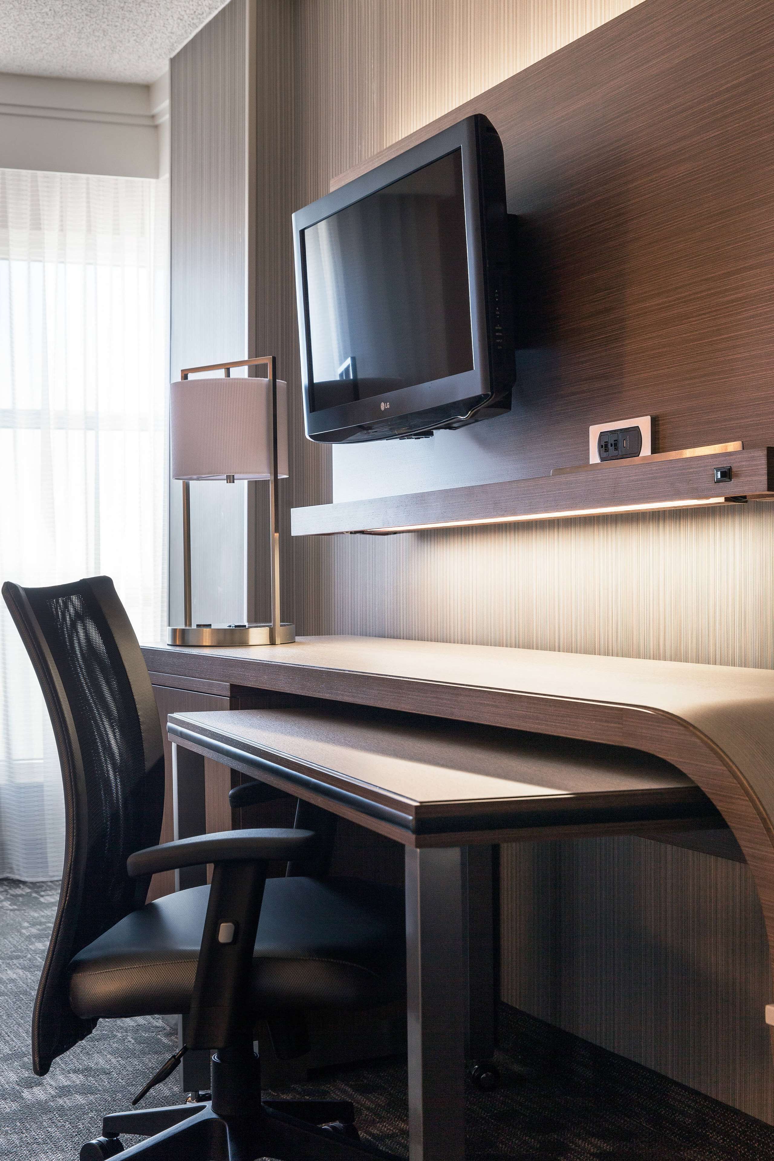 1 bedroom, hypo-allergenic bedding, pillow-top beds, desk