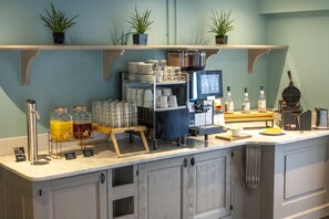 Daily buffet breakfast for a fee - Thon Hotel Brussels Airport (Machelen)