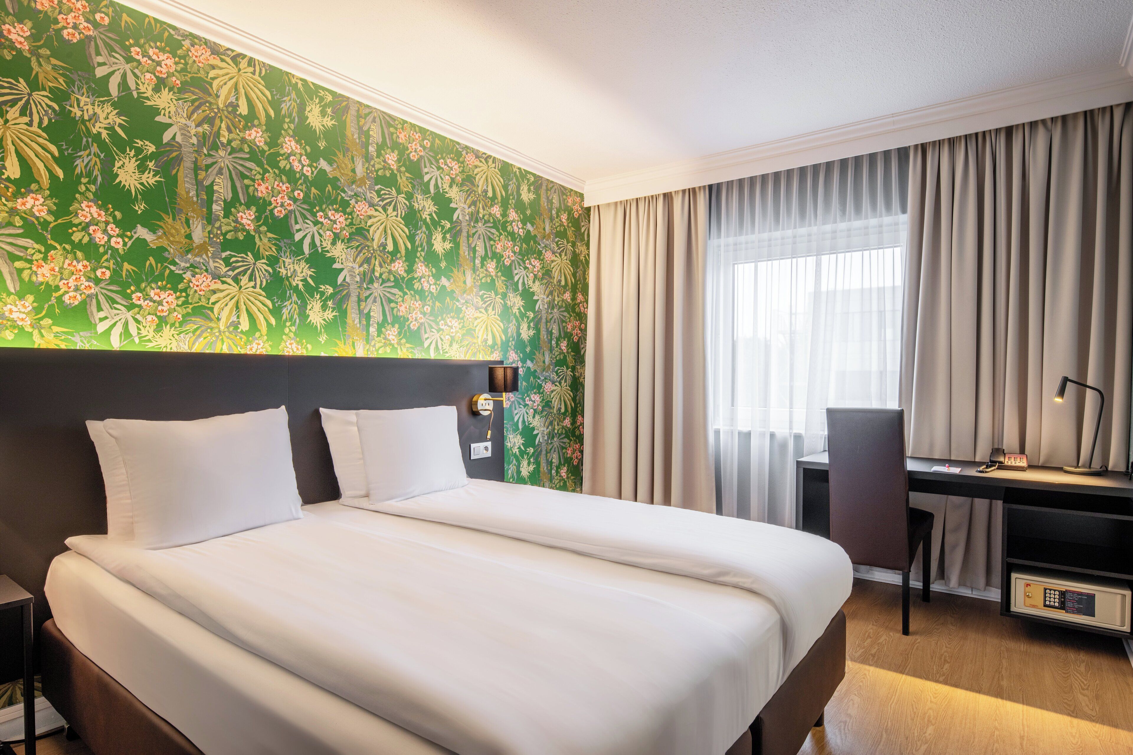 superior room | premium bedding, in-room safe, desk, laptop workspace