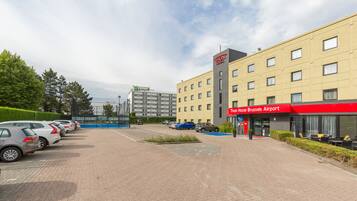 Self parking (EUR 19 per night)