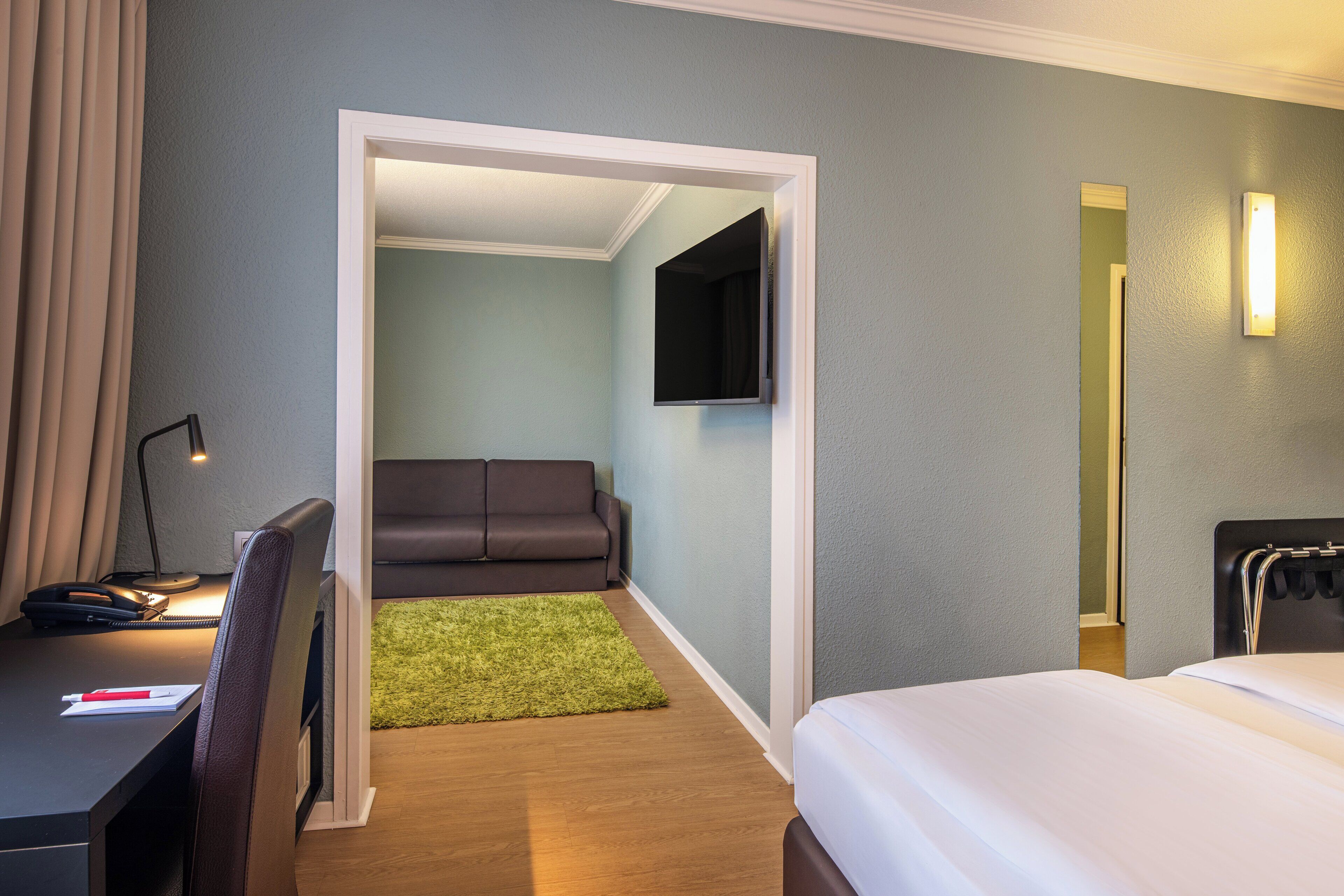 superior room | premium bedding, in-room safe, desk, laptop workspace