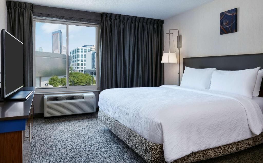 Ropa de cama de alta calidad y escritorio 