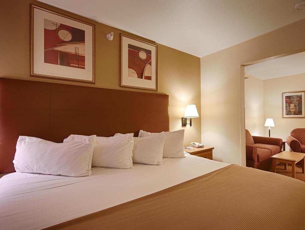 In-room safe, blackout drapes, iron/ironing board