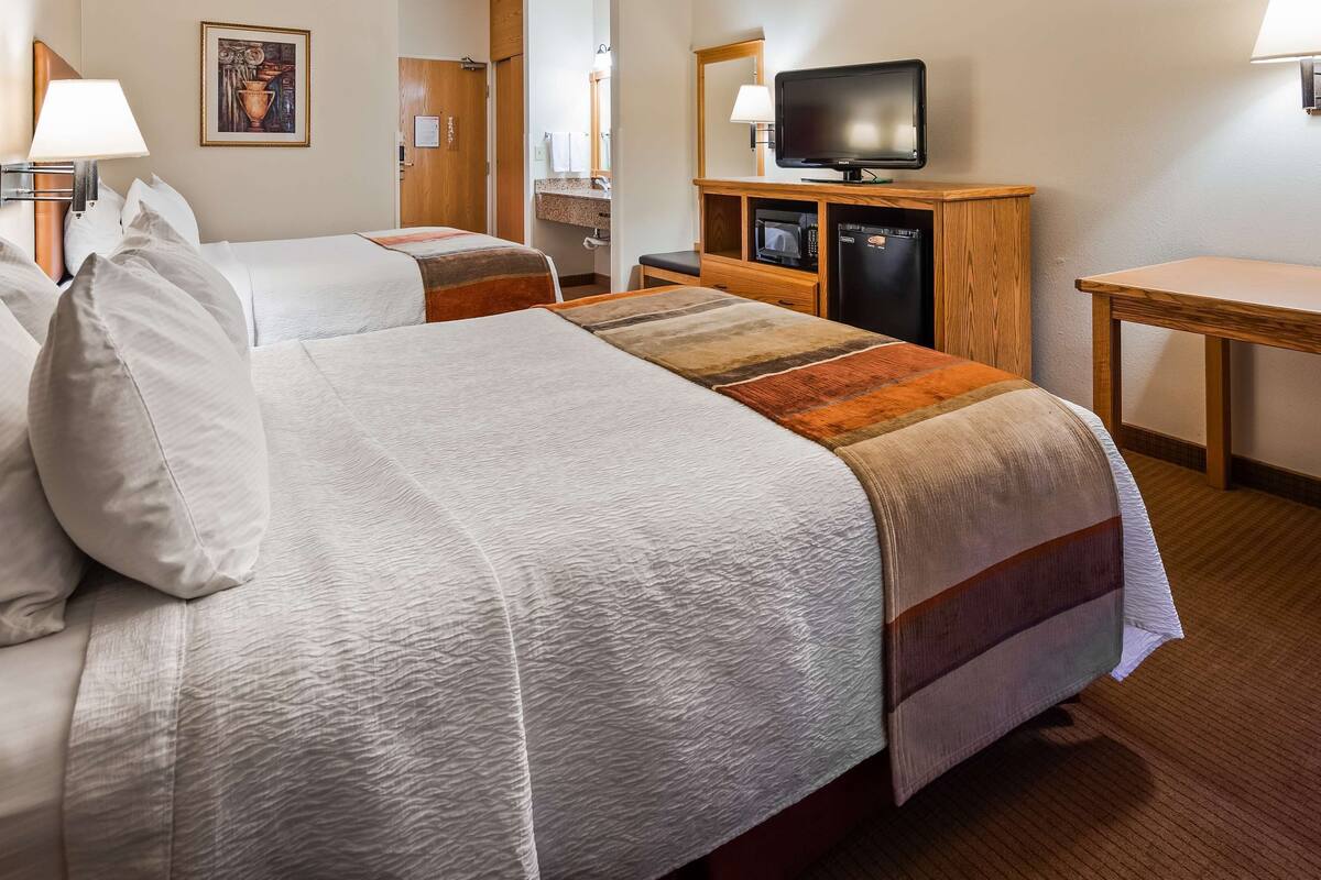 In-room safe, blackout drapes, iron/ironing board