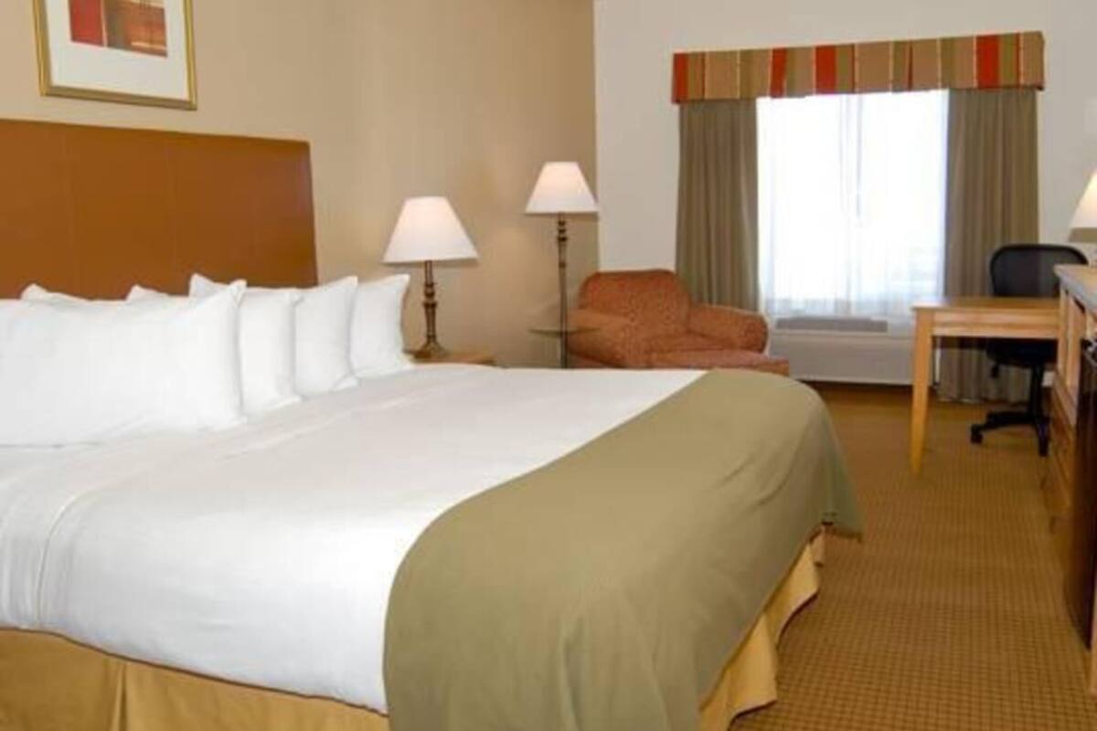 In-room safe, blackout drapes, iron/ironing board