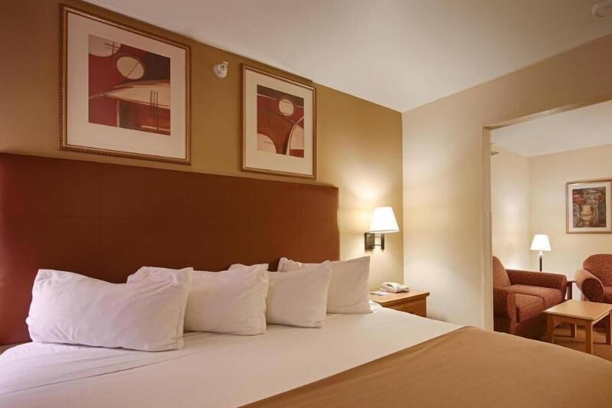 In-room safe, blackout drapes, iron/ironing board