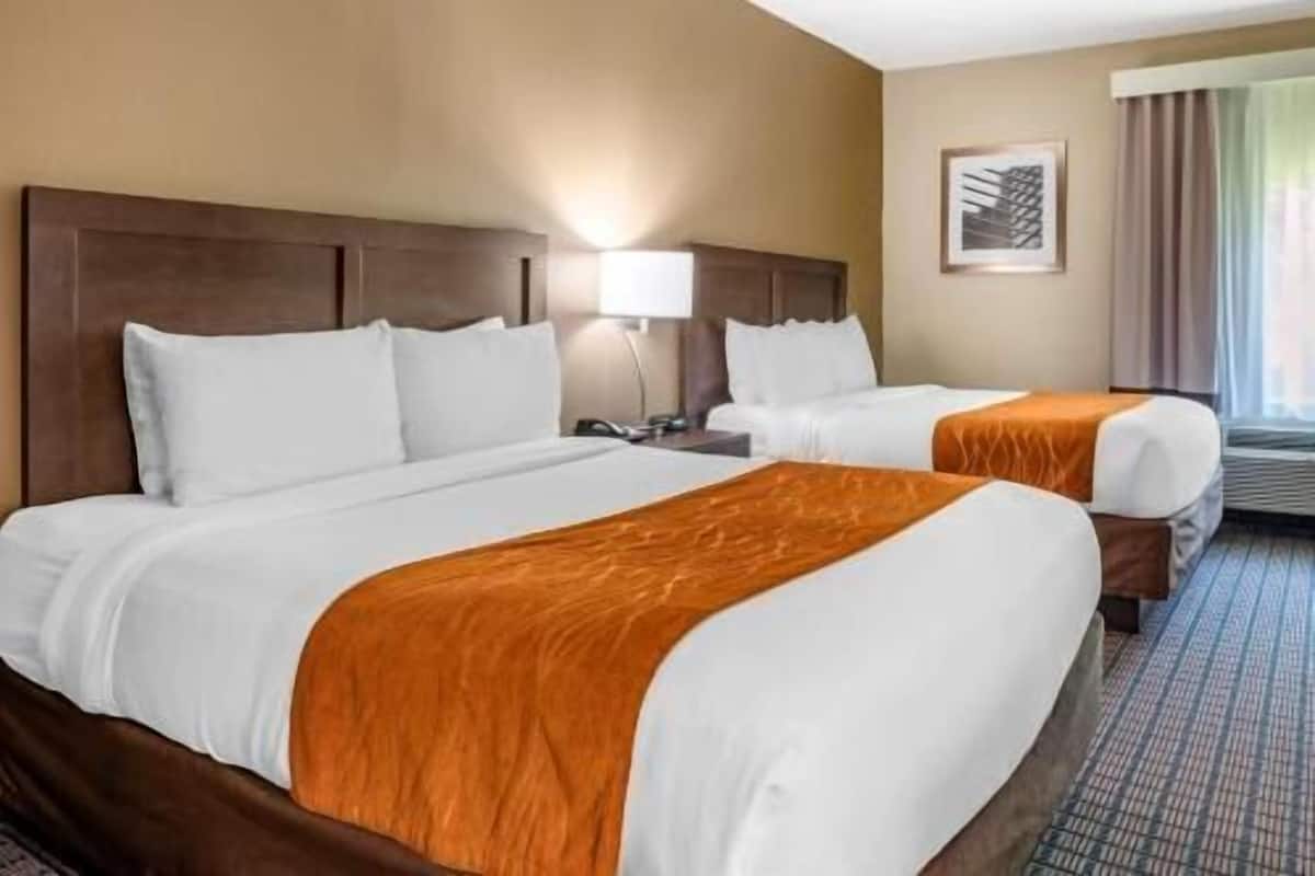 Bureau, espace de travail pour ordinateurs portables