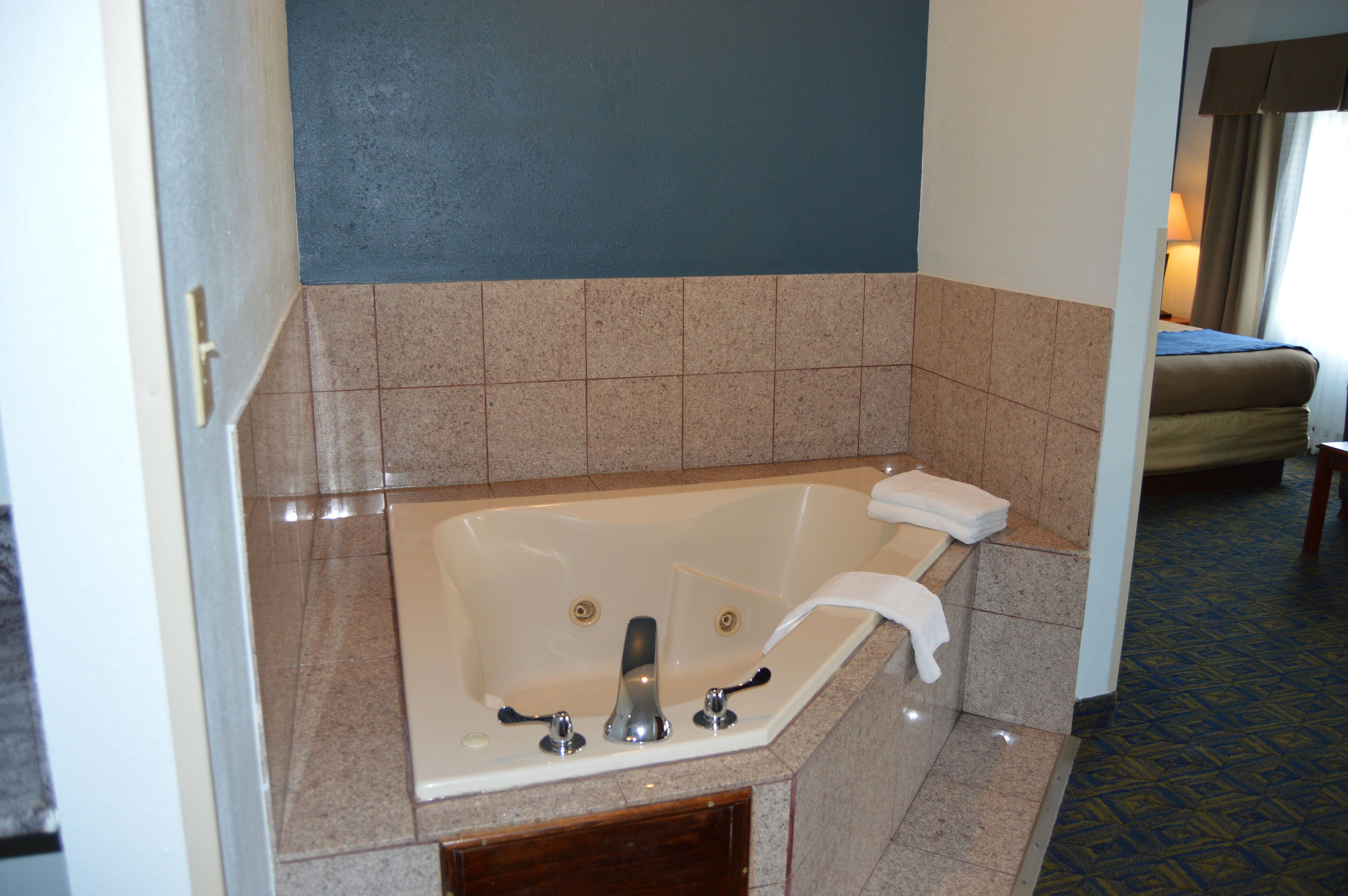Photo - Comfort Inn & Suites Cincinnati Uptown Clifton