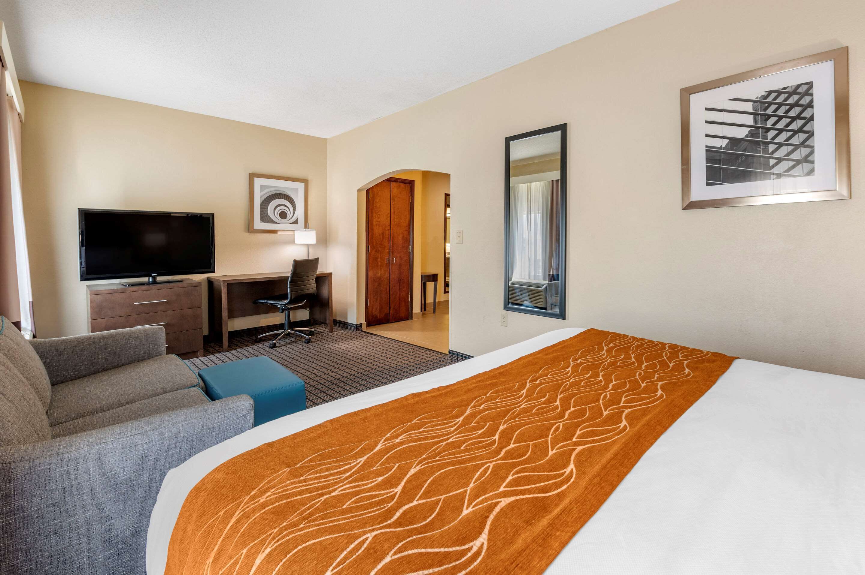 Photo - Comfort Inn & Suites Cincinnati Uptown Clifton