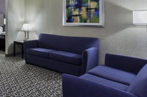 Premium bedding, in-room safe, desk, blackout drapes