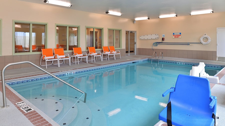 Holiday Inn Express Hotel & Suites Cincinnati-Blue Ash by IHG